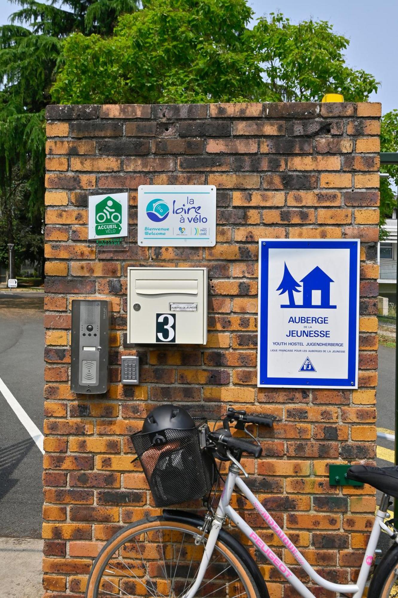Auberge De Jeunesse D'ออร์เลออง ภายนอก รูปภาพ